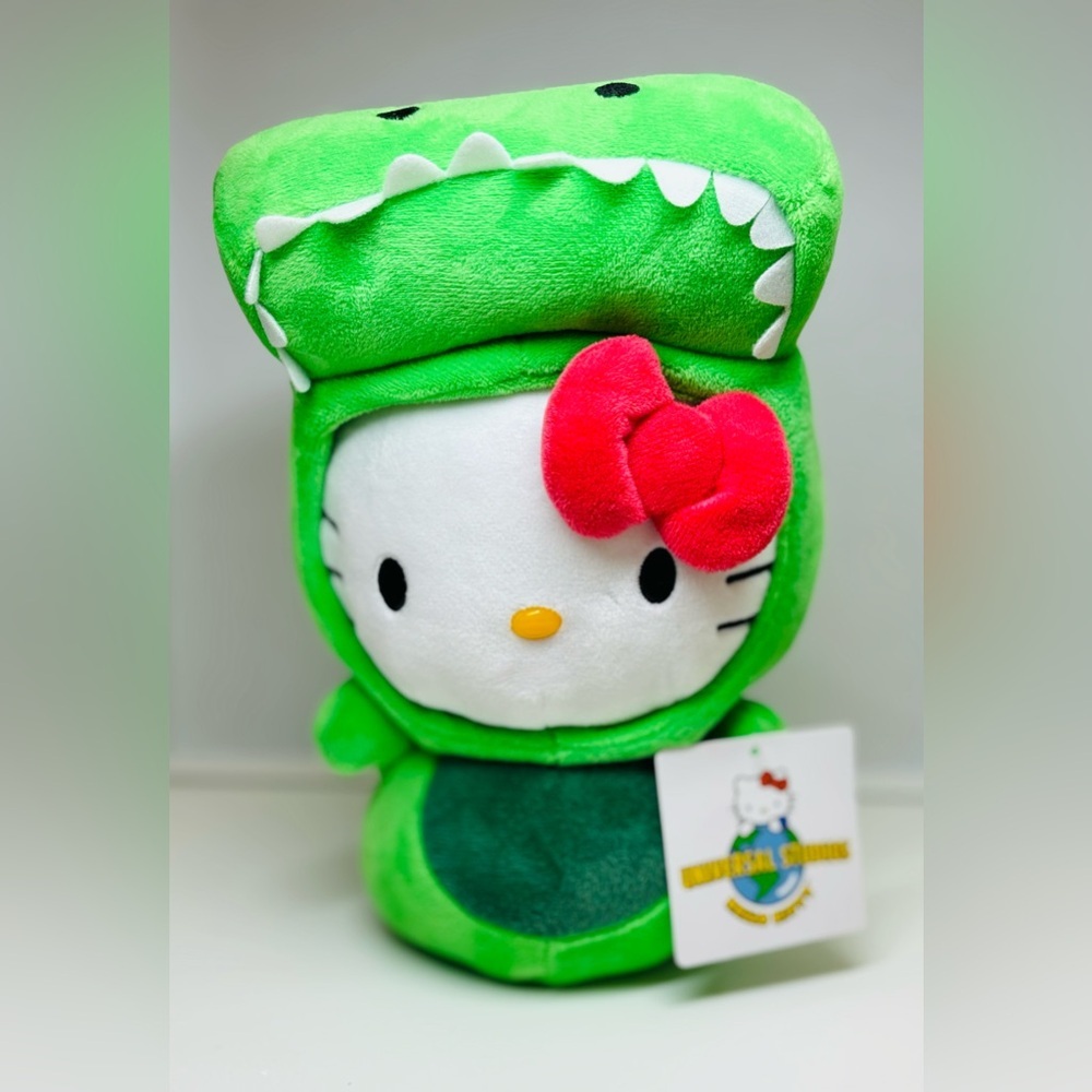 Hello‎ Kitty JURASSIC PARK UNIVERSAL STUDIOS EXCLUSIVE PLUSH